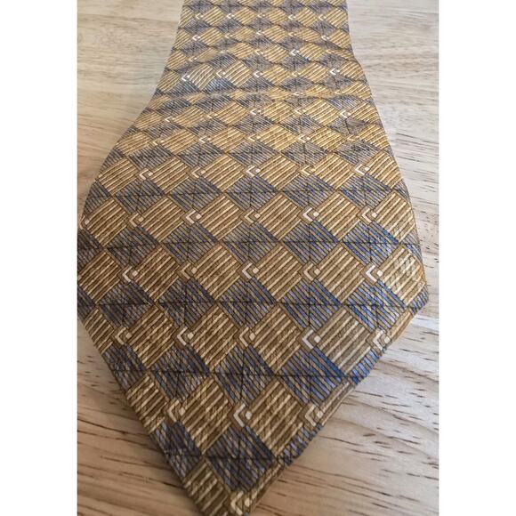 Claiborne Men's 100% Silk Diamonds Neck Tie Gold Blue Gray Classic 3 7/8" x 57" - Picture 5 of 6